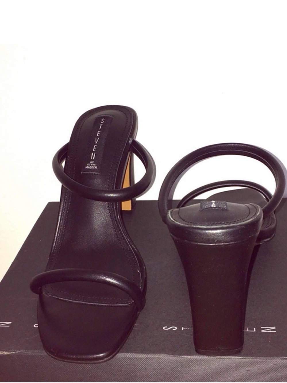 Steve Madden 4” Heel Sandals Black Leather size 9